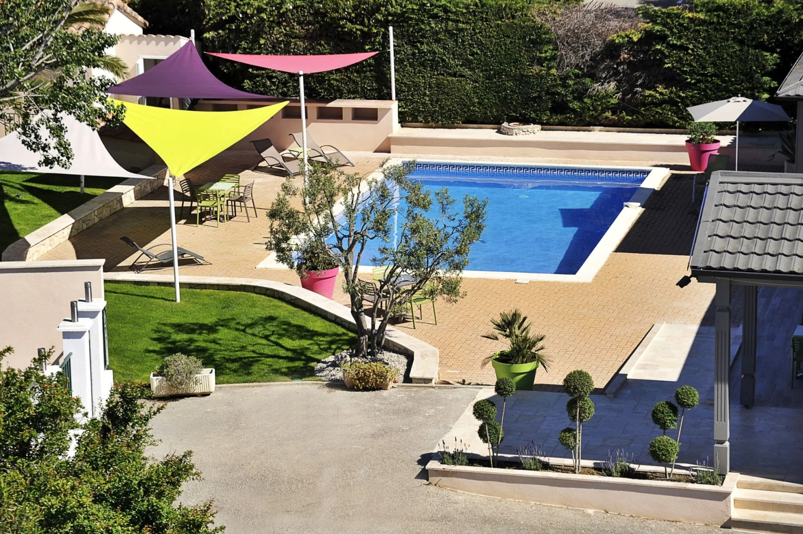 Greet Hotel Marseille Provence Aéroport