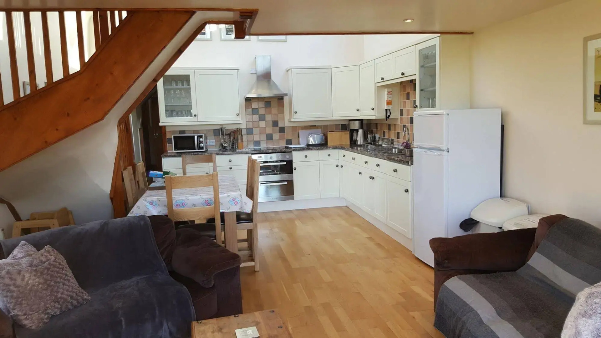 Nant yr Onnen B&B and Ysgubor Holiday Cottage