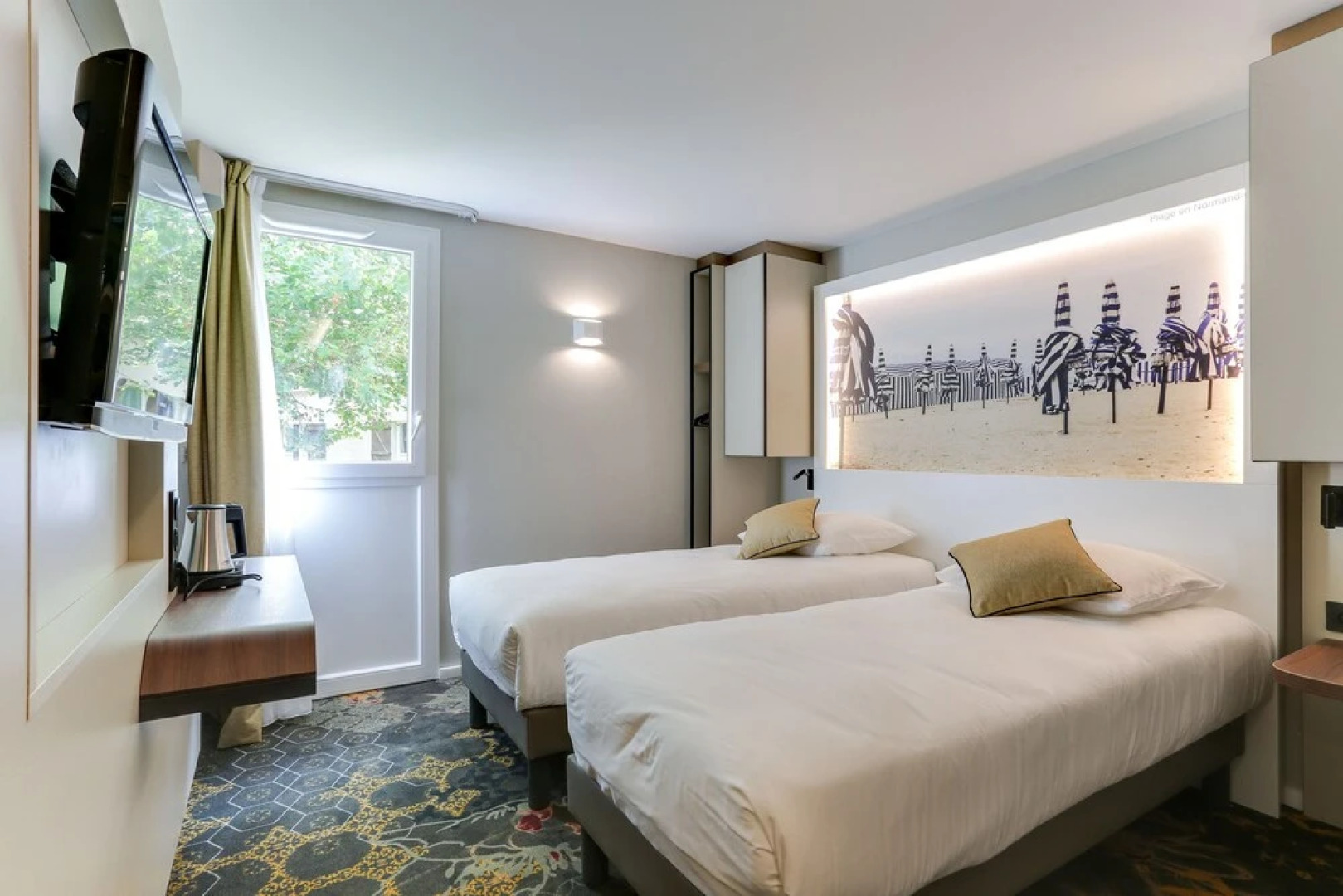 Brit Hotel Caen Nord - Mémorial