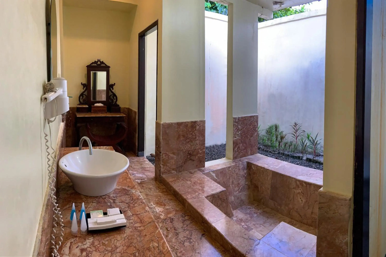 lorin beach resort belitung