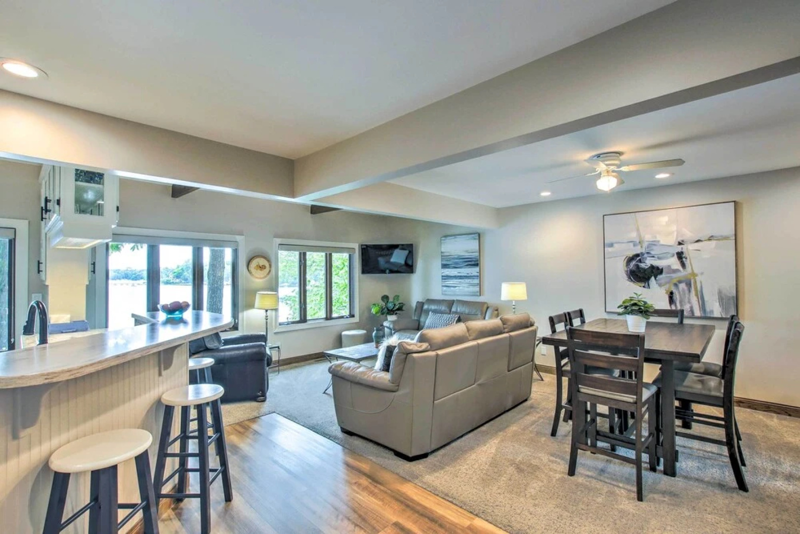 Lakefront Plymouth Cottage w/ Private Hot Tub