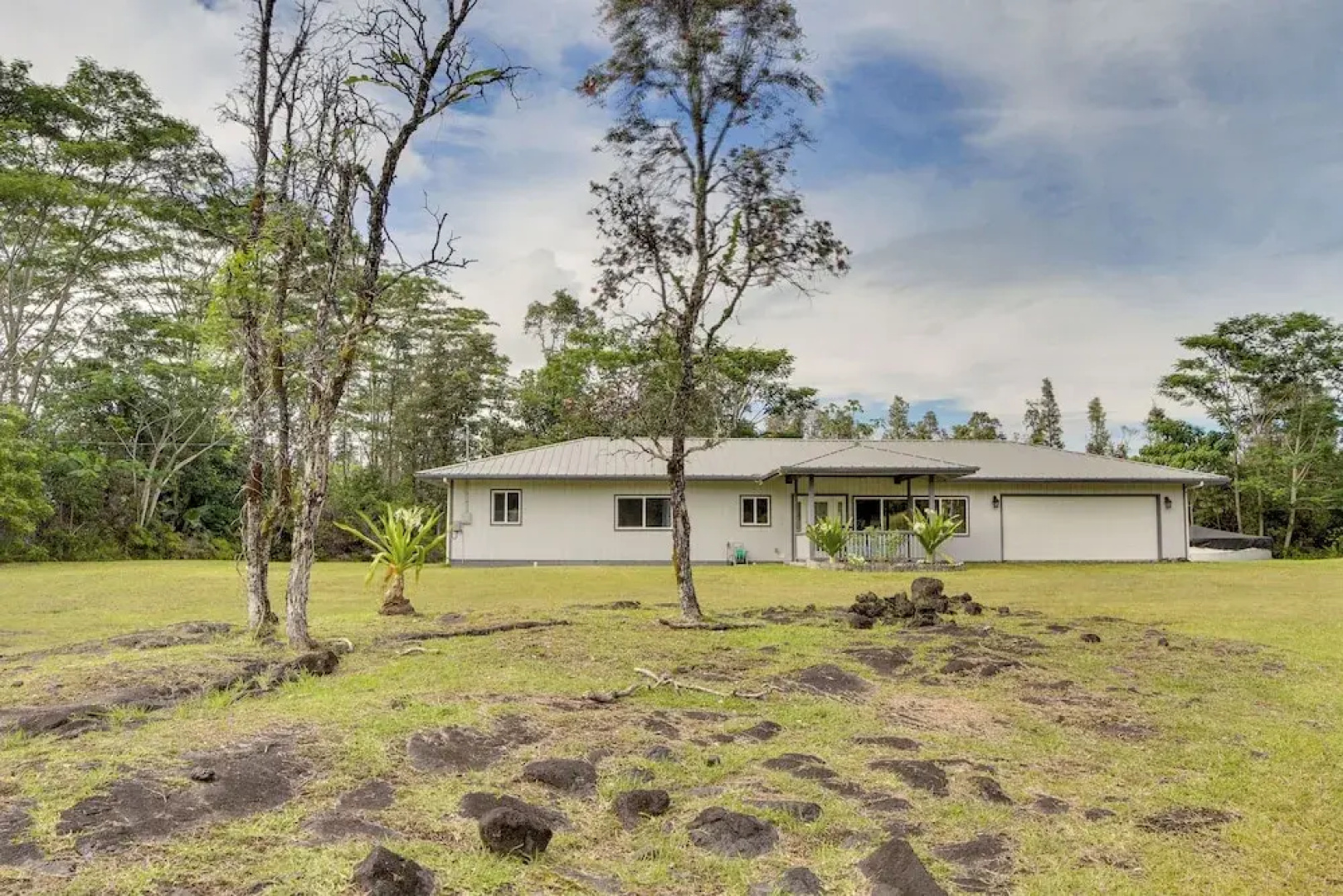 Paradise Park Vacation Rental ~ 4 Mi to Shoreline!