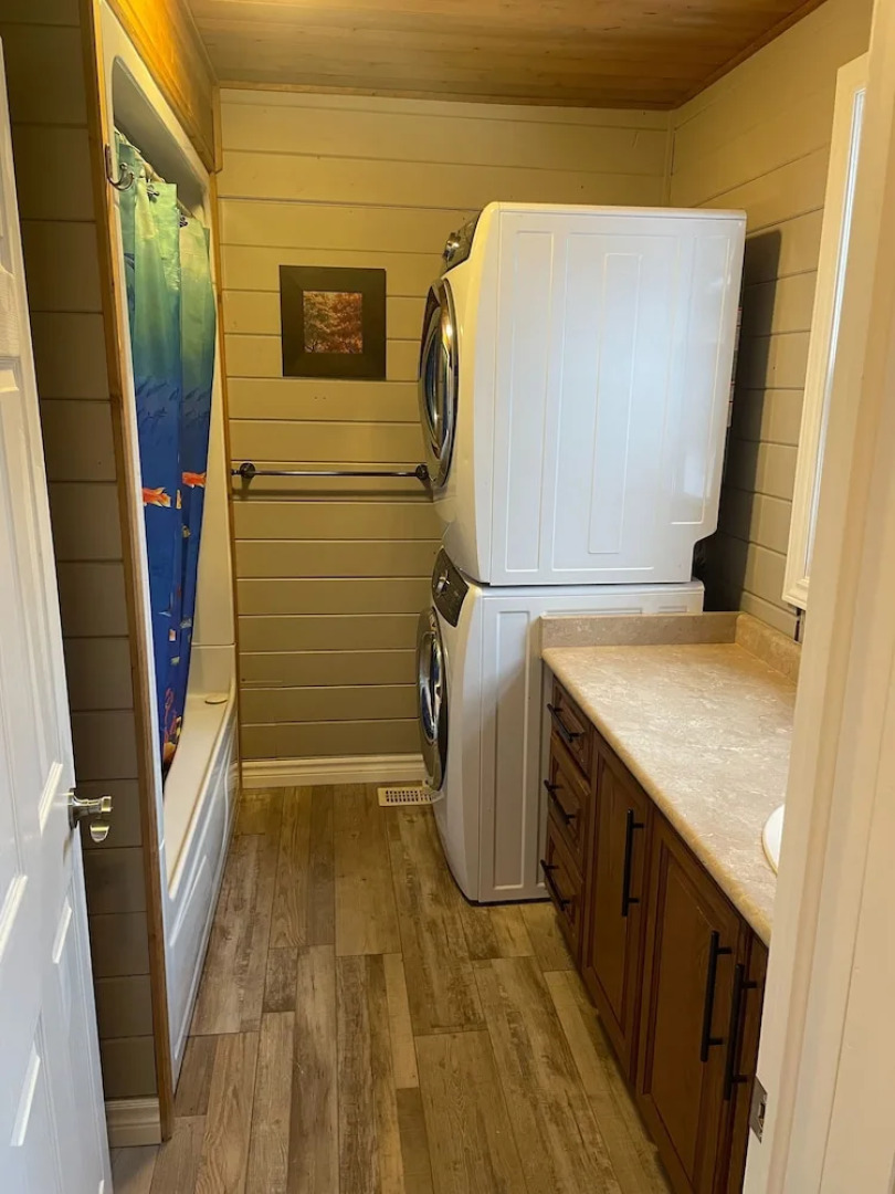 4 Bedroom Cottage On Manitoulin Island - Next to Sandy Beach!