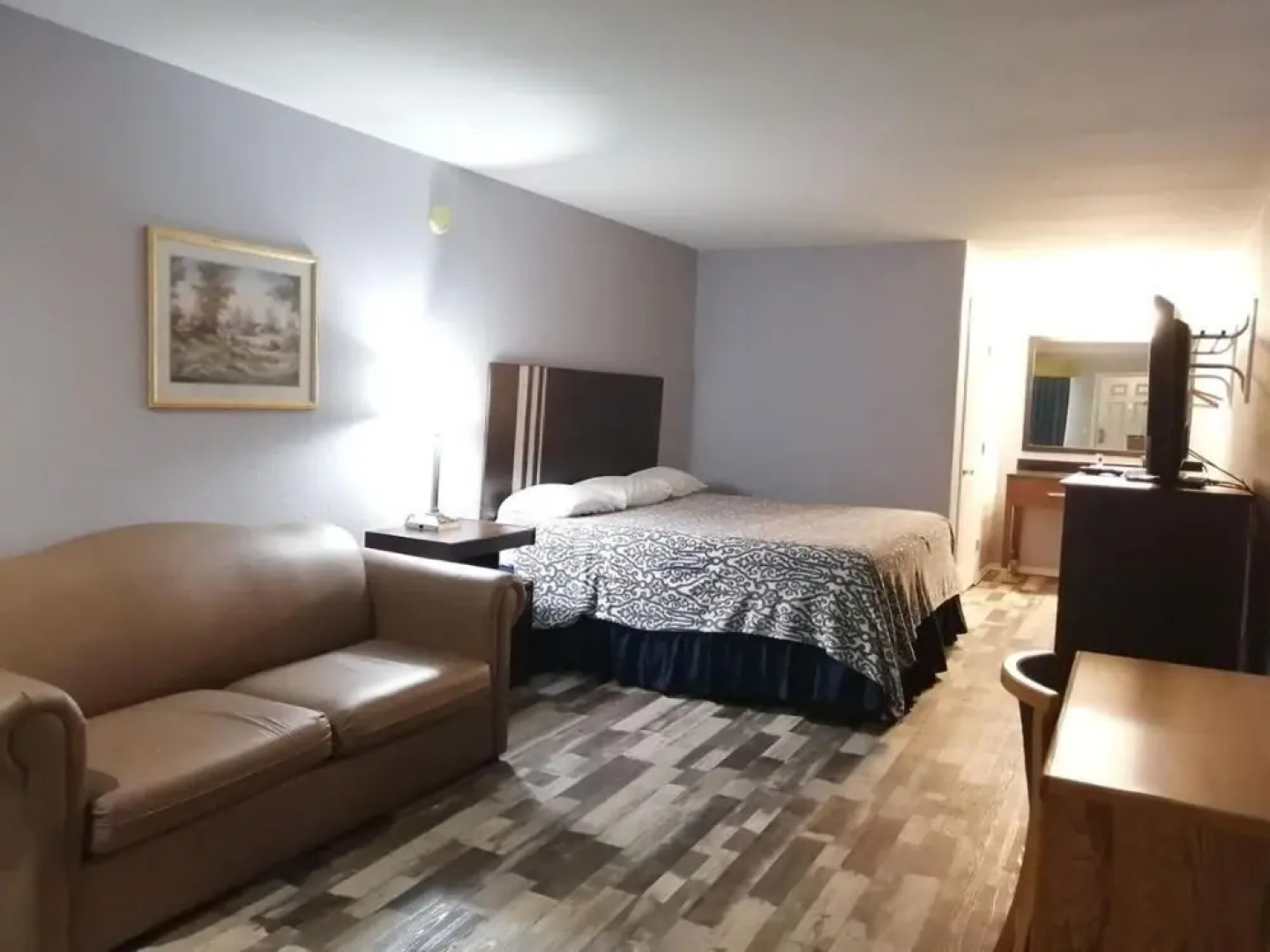 Riata Inn Crystal City