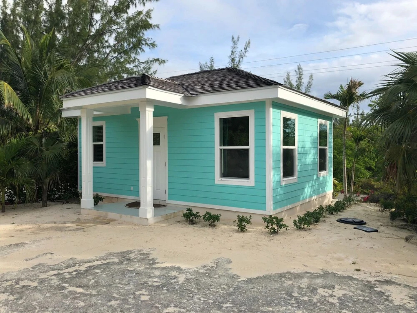 Aqua Villa and Cottage