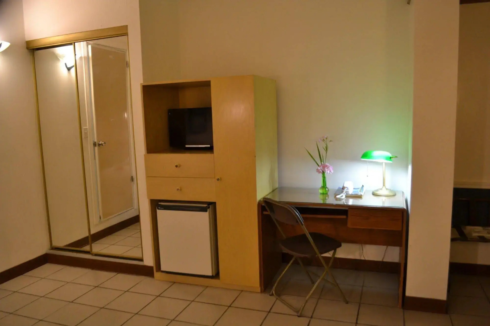 West Plaza Hotel by the Sea