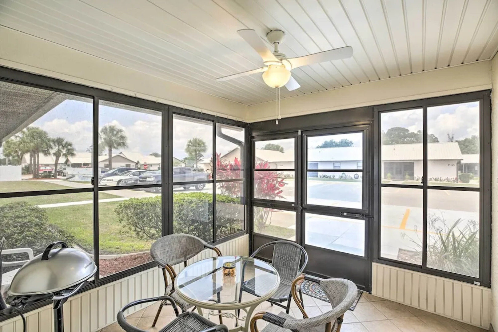 Screened Patio & Grill at Sebring Resort Community