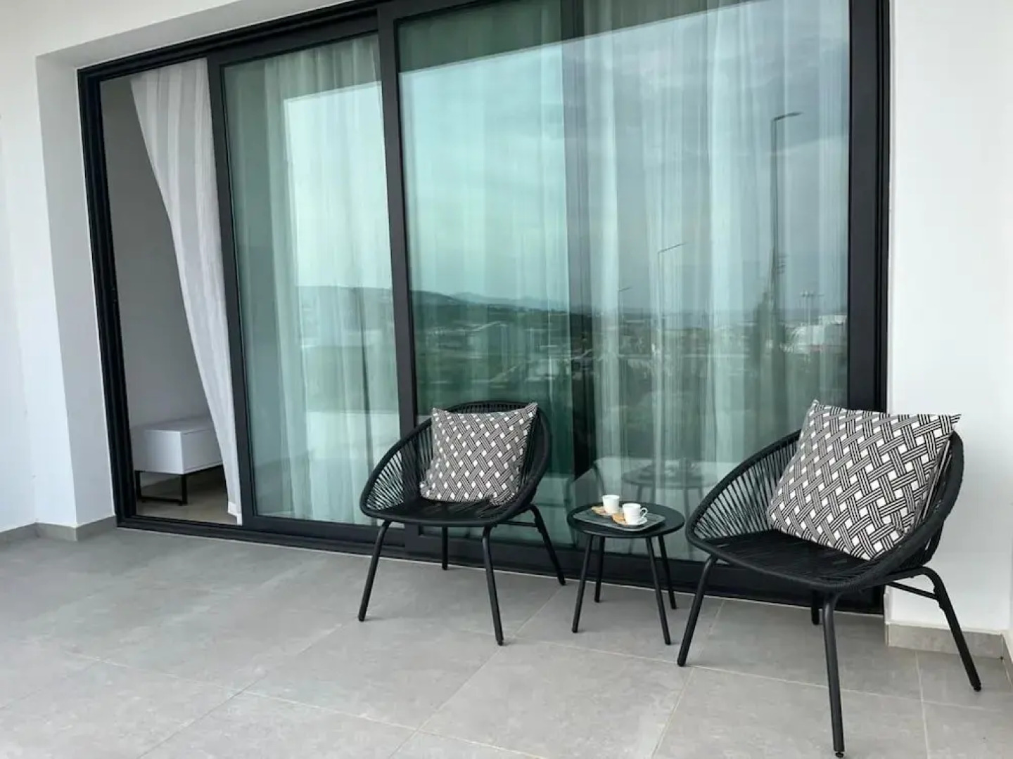 Lovely and Stylish Apartment With Calming Garden View