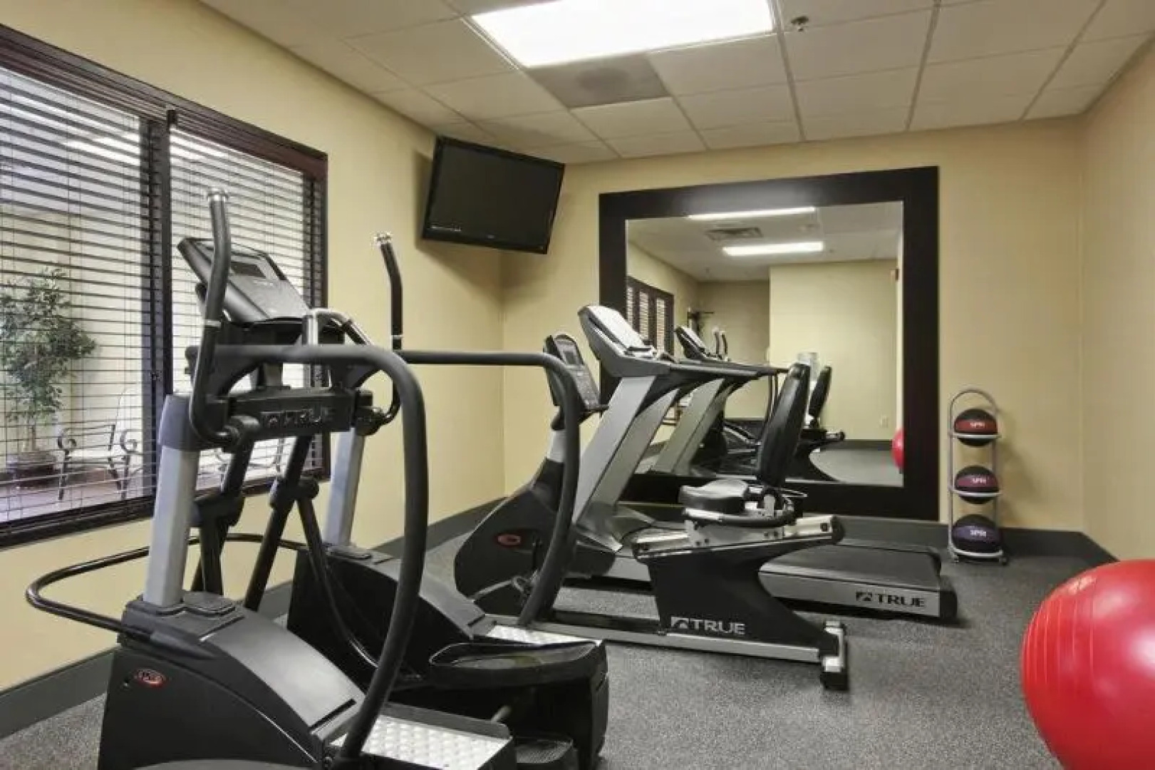 Wingate by Wyndham Charleston