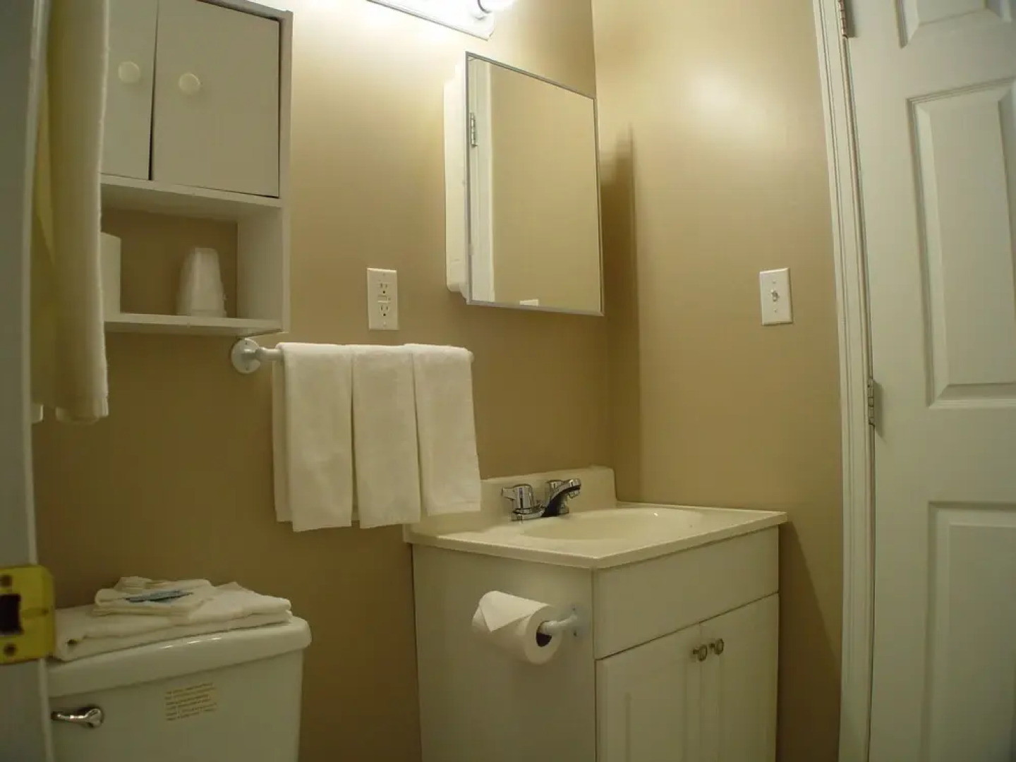 Holiday Motel & RV Resort