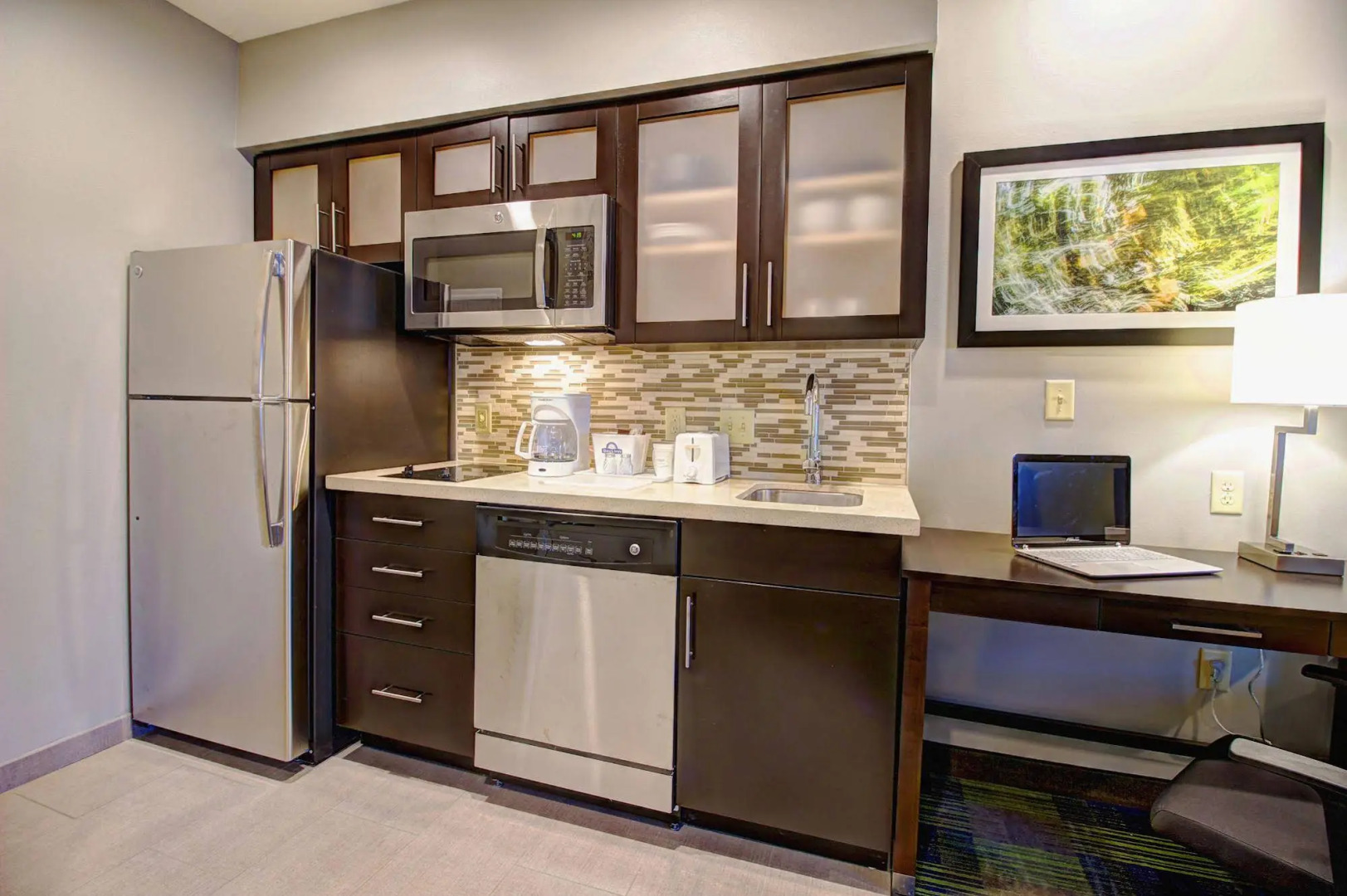 Days Inn & Suites Port Arthur