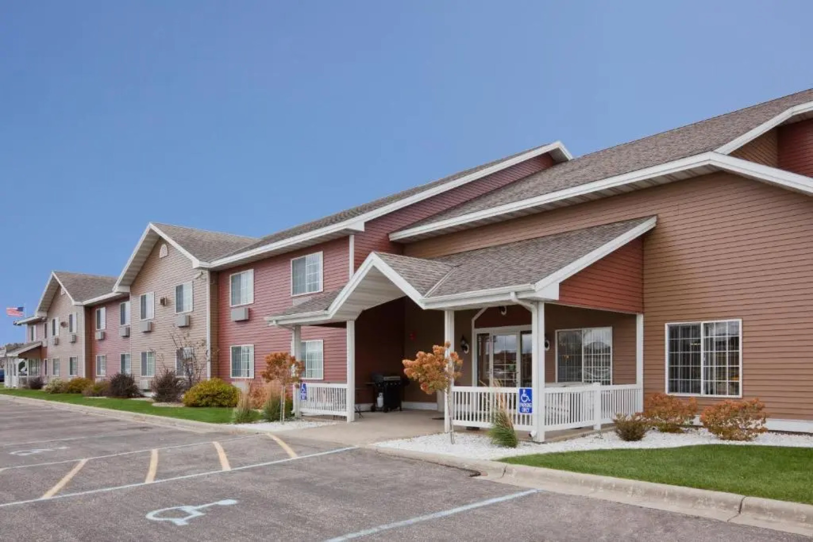 Paynesville Inn And Suites