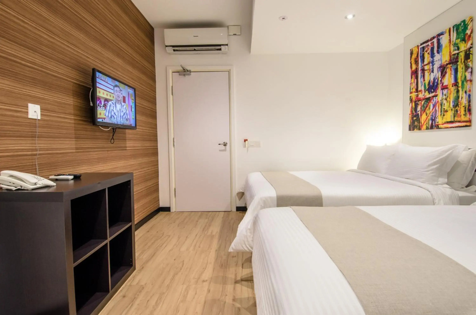 12FLY Hotel