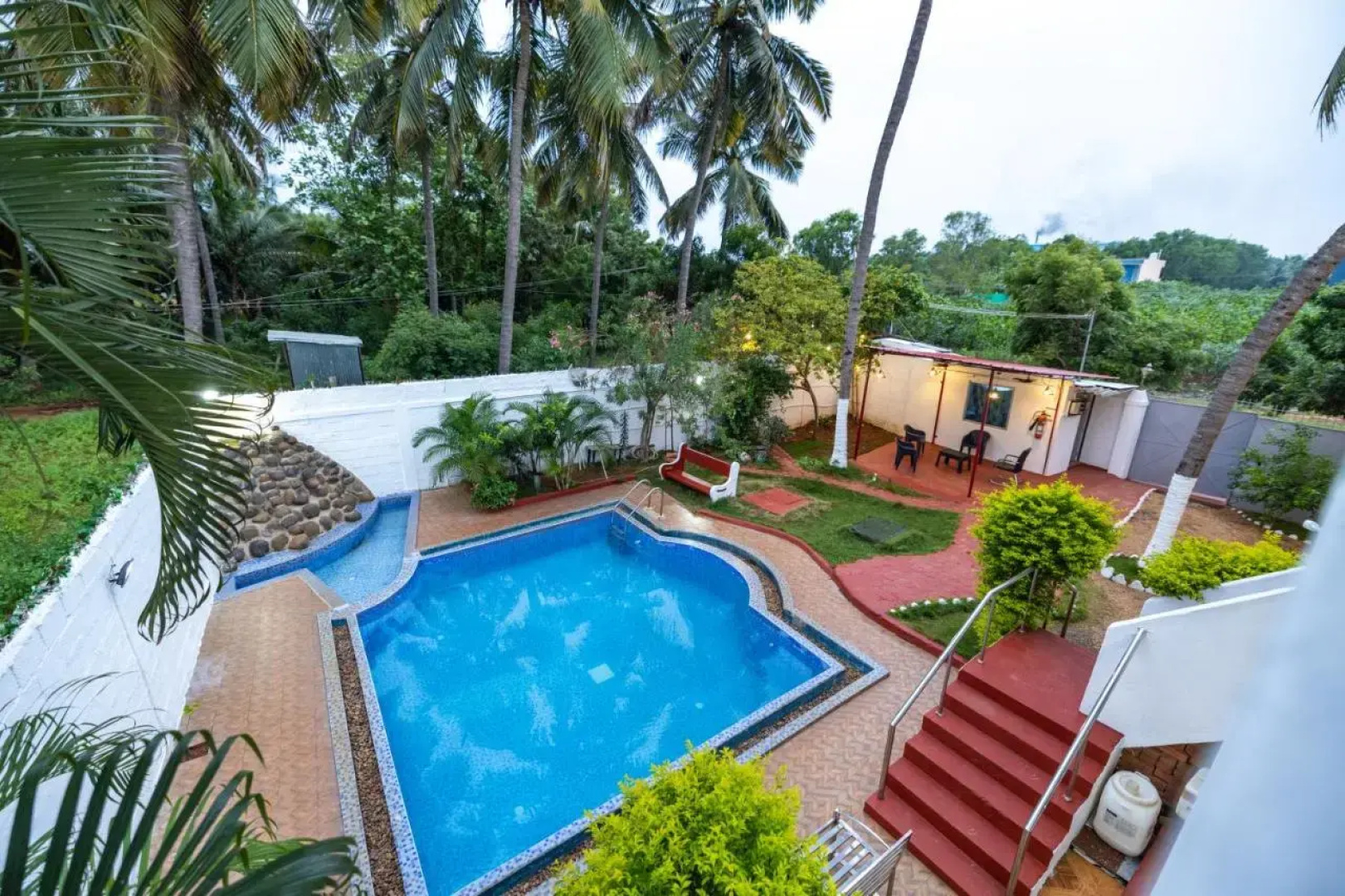 Sri Sai Holiday Inn