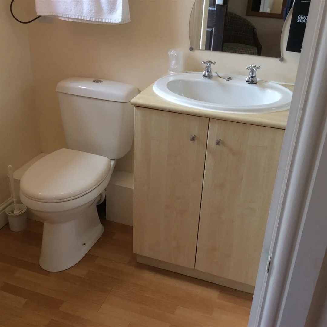 The Dark Barn Lodge - Guest House