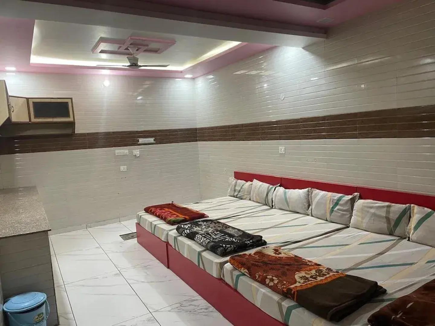 Sunrise Hotel & Restaurant