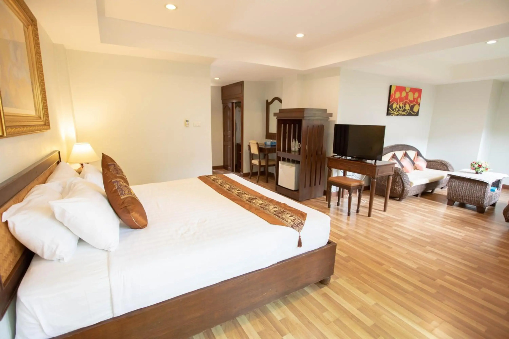 Luckswan resort