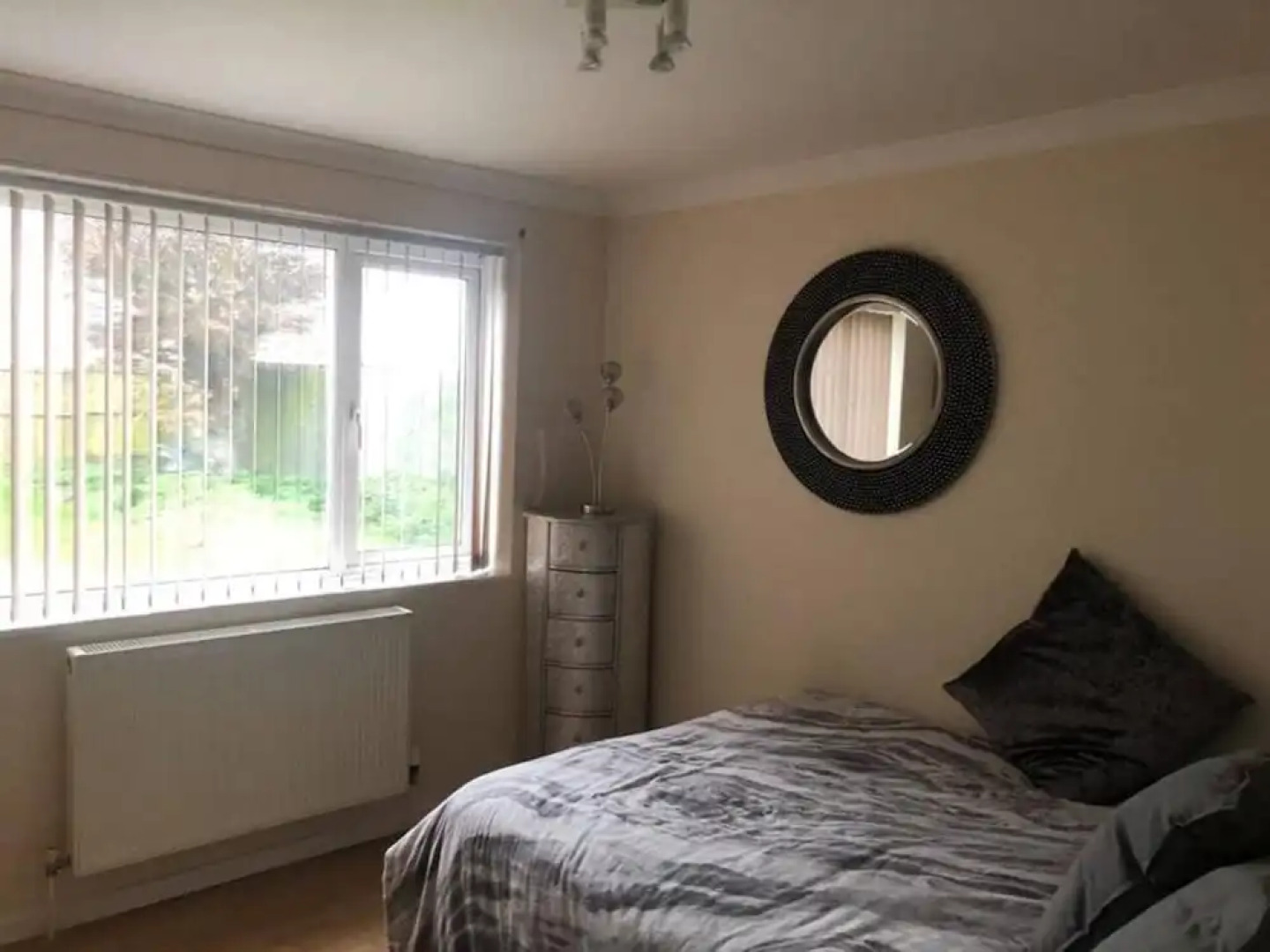 Bungalow 2 min Walk to Beach and sea Sleeps 6