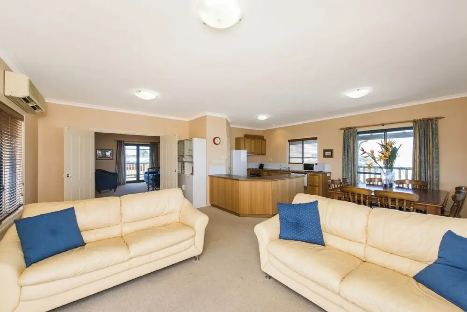 Sea Change - Spacious Family Holiday Accommodation Pet Friendly