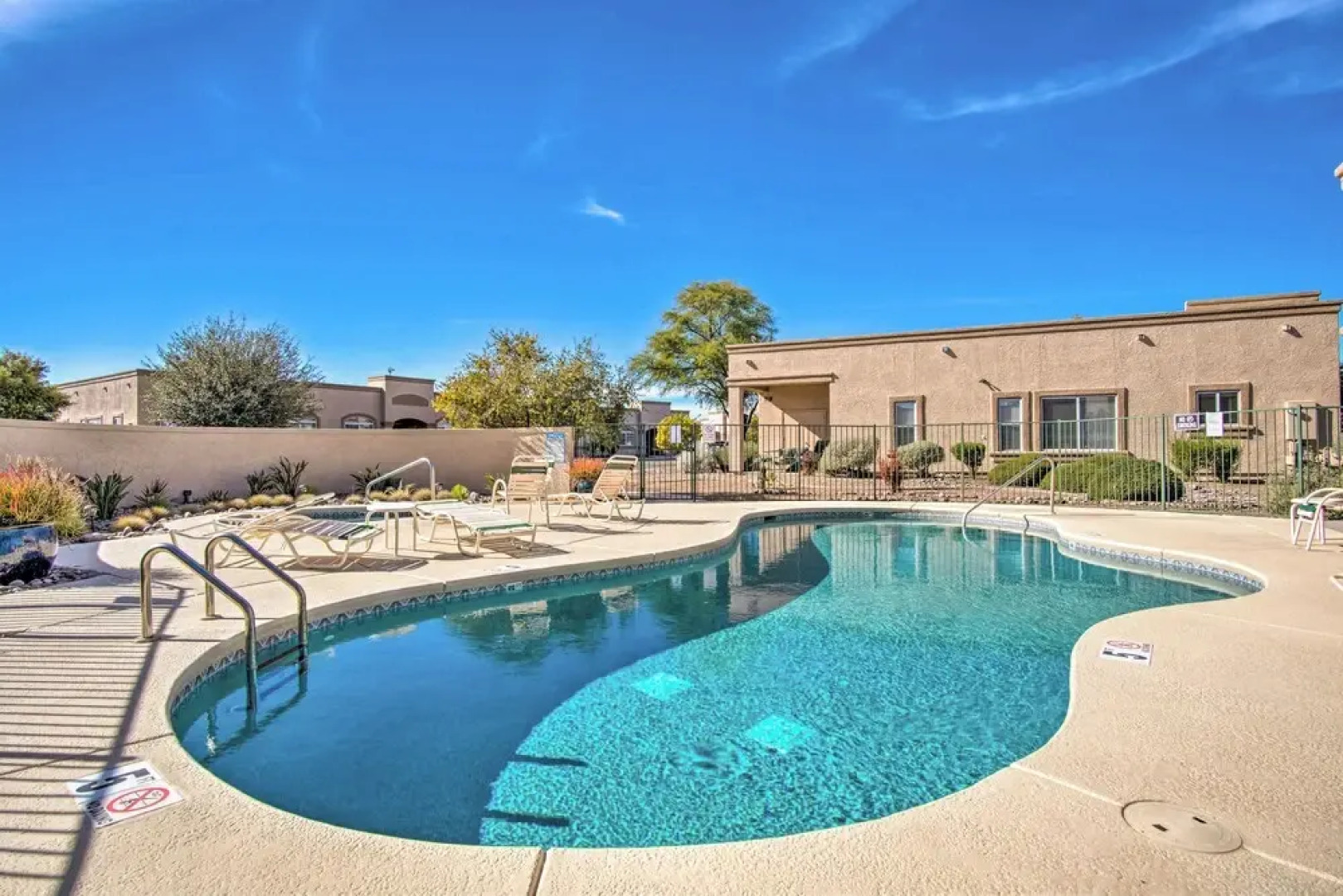 55+ Community w/ Pool & Spa: Green Valley Retreat!