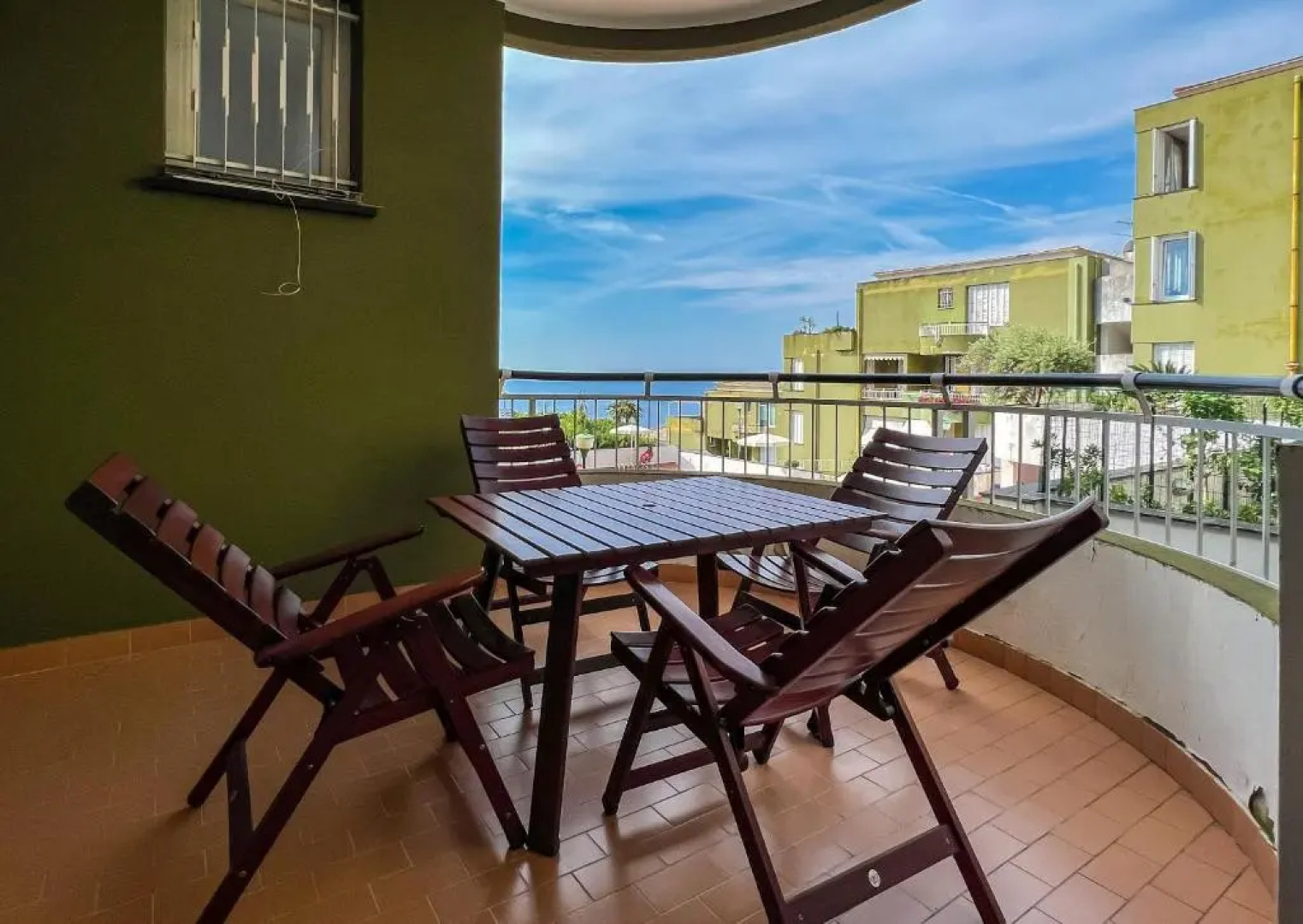 Appartamento in pineta con vista mare e piscina