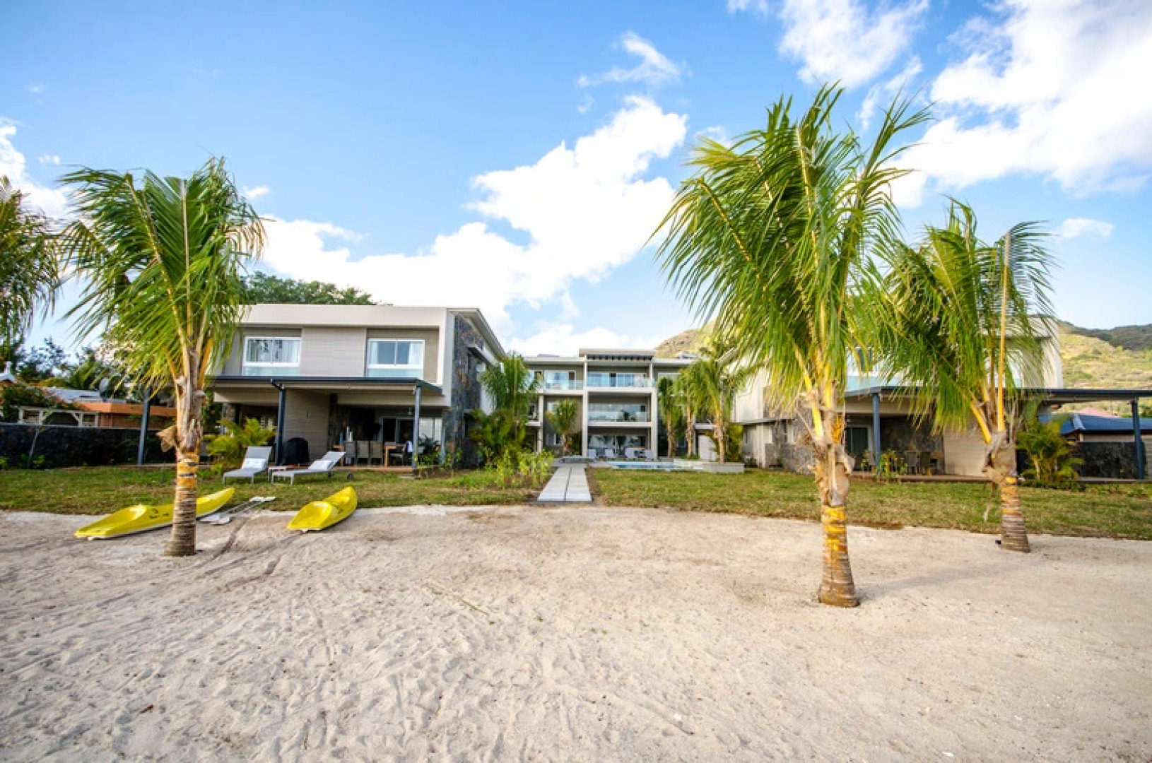 L'Escale Beachfront Luxury Suite By Dream Escapes