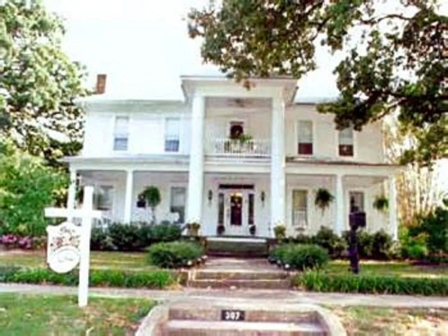 Thee Hubbell House