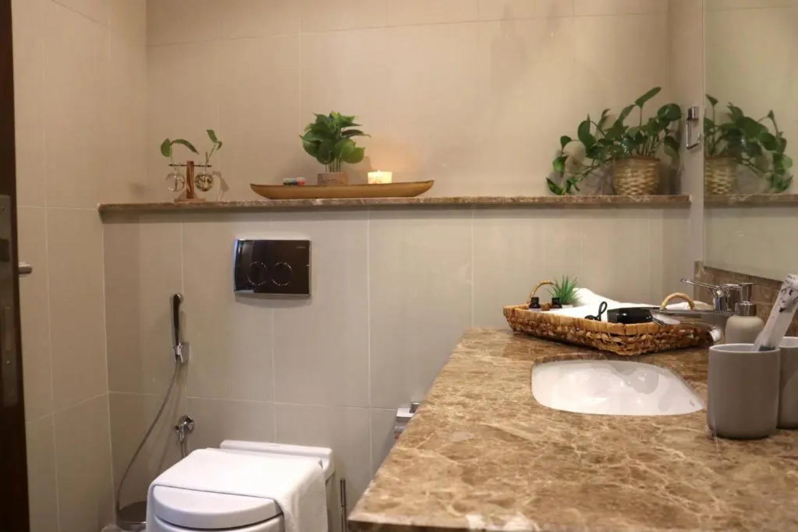 Stylish Apartment with a Jacuzzi (Park&Pool View)