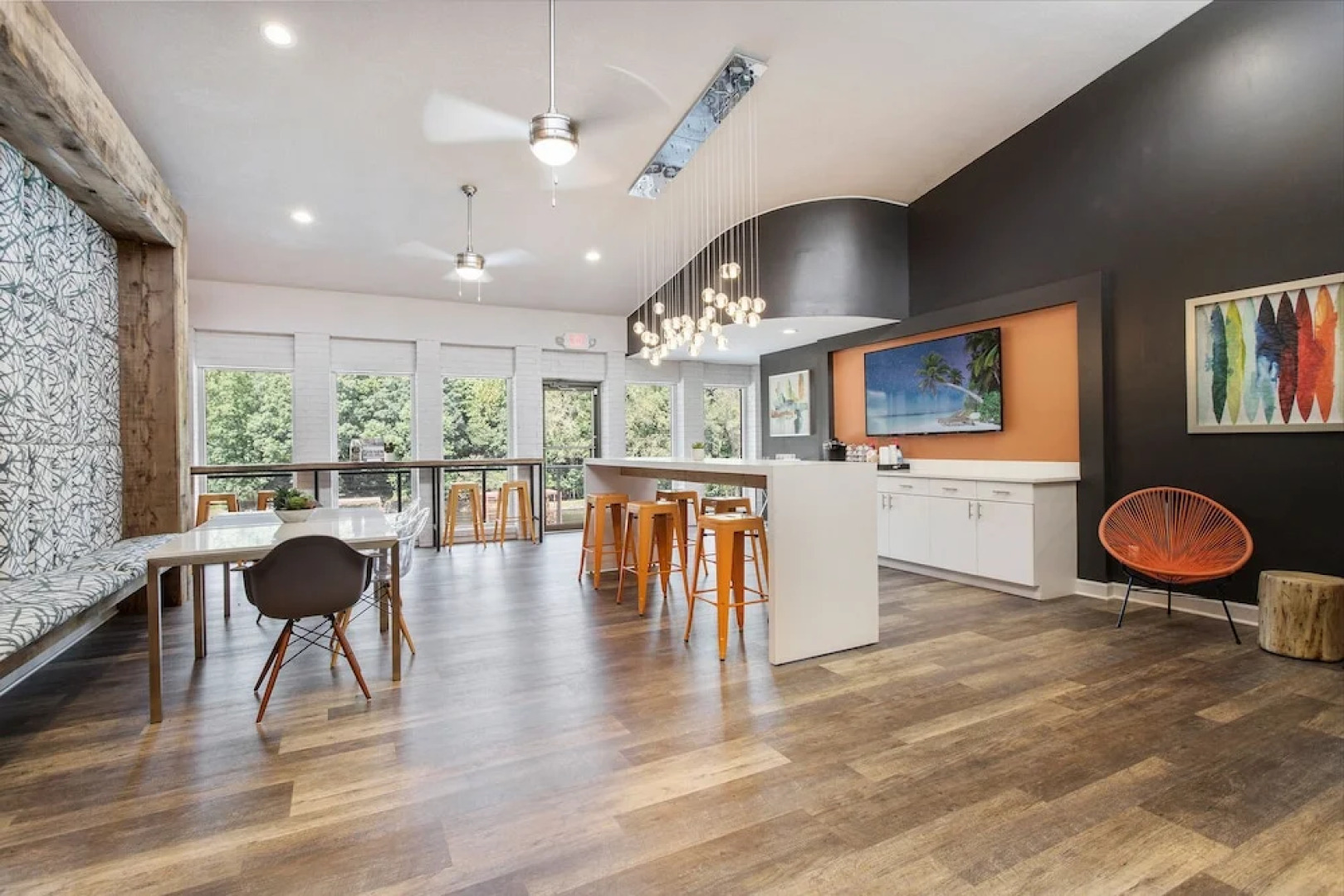 Relaxing St. Louis Getaway + Resort Amenities