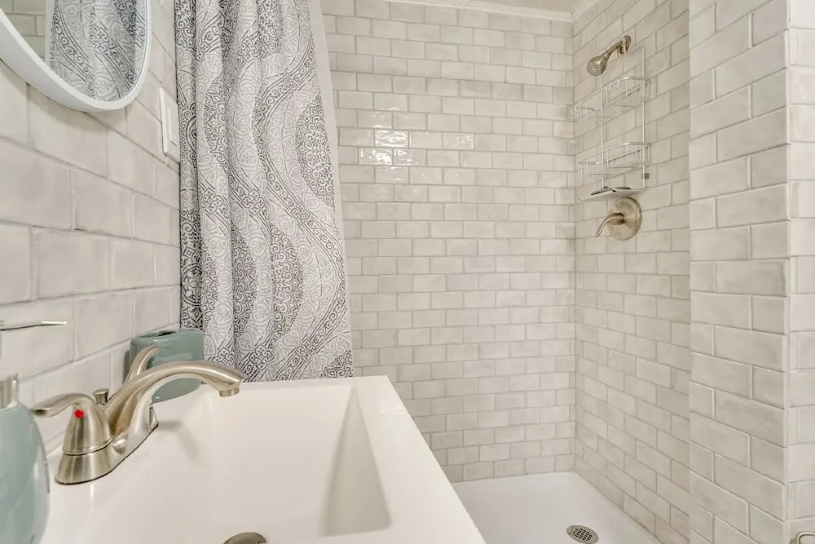 Outdoorsy Oasis w/ Screened Porch in Claremont