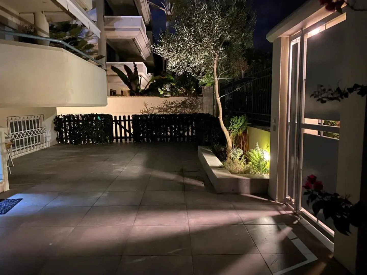 Bright, Cosy Studio close to Glyfada Beach & Center