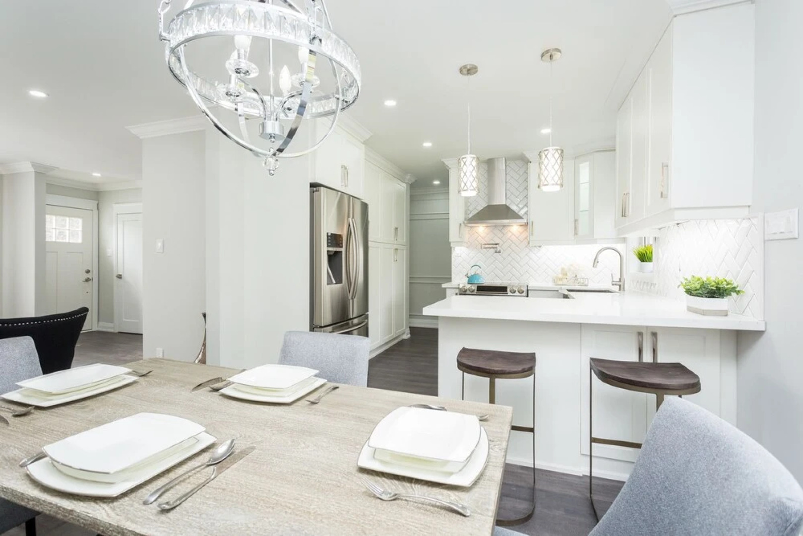 Stunning and Exclusive Home in Burlington