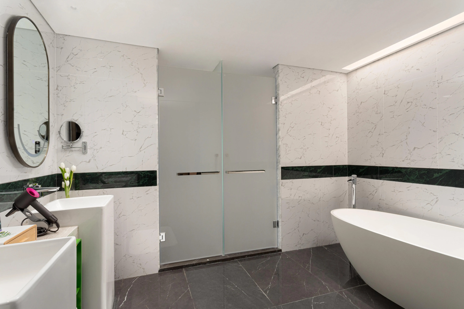 Holiday Inn Resort Sanya Bay by IHG