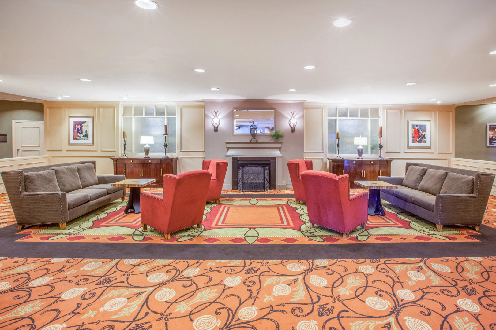 Crowne Plaza Hotels & Resorts Reading