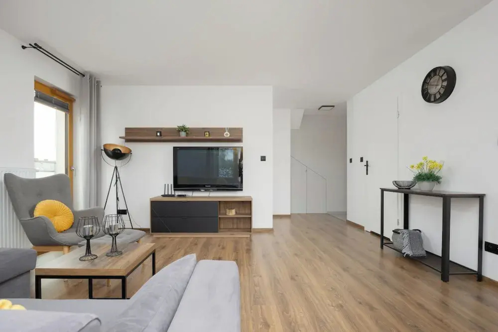 Bielawska Loft Apartment by Renters