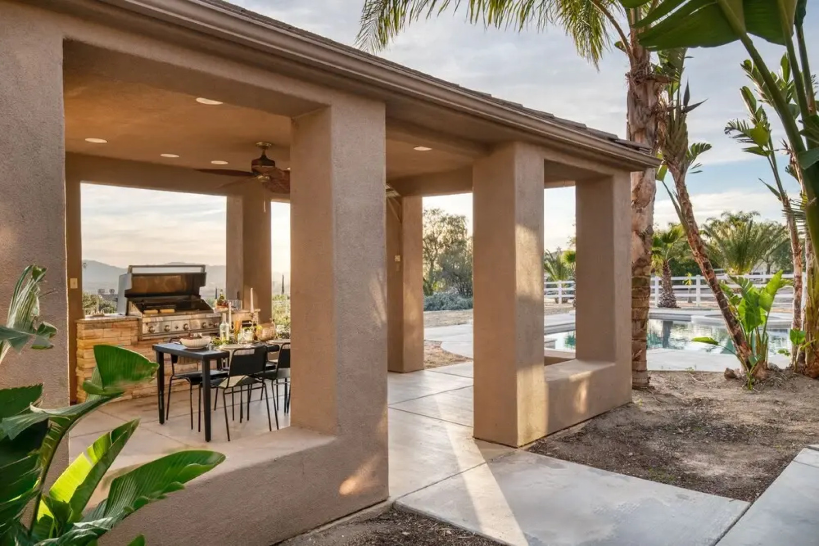 Casa Sancerre by Avantstay - Hilltop Estate w Breathtaking Views, Pool & Hot Tub