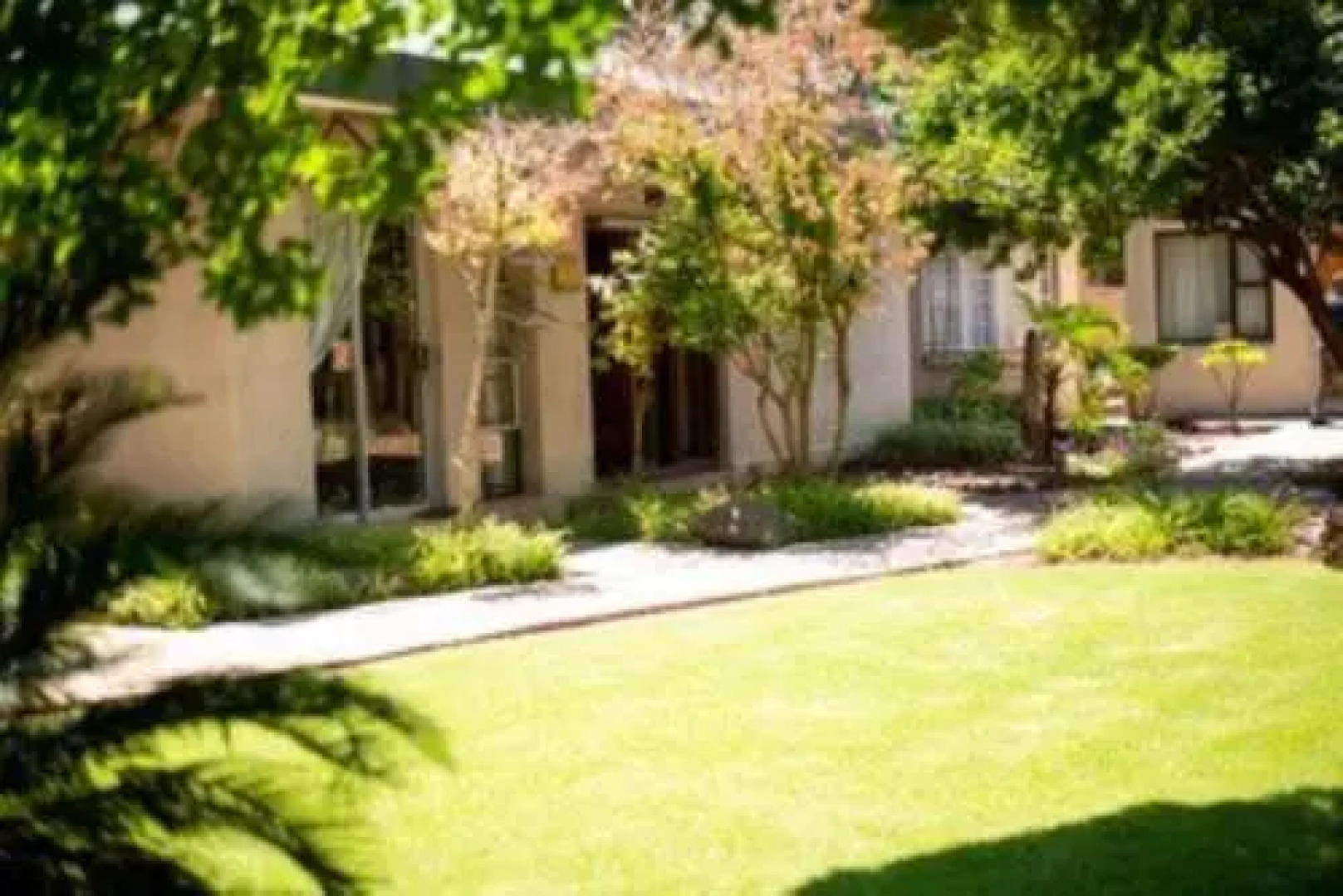 Ikhutse Manor Guest House