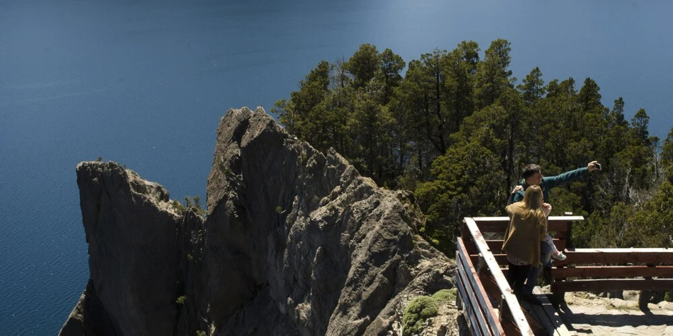 Amazing 5 Bedrooms Chalet in Villa Traful VT1 by Apartments Bariloche