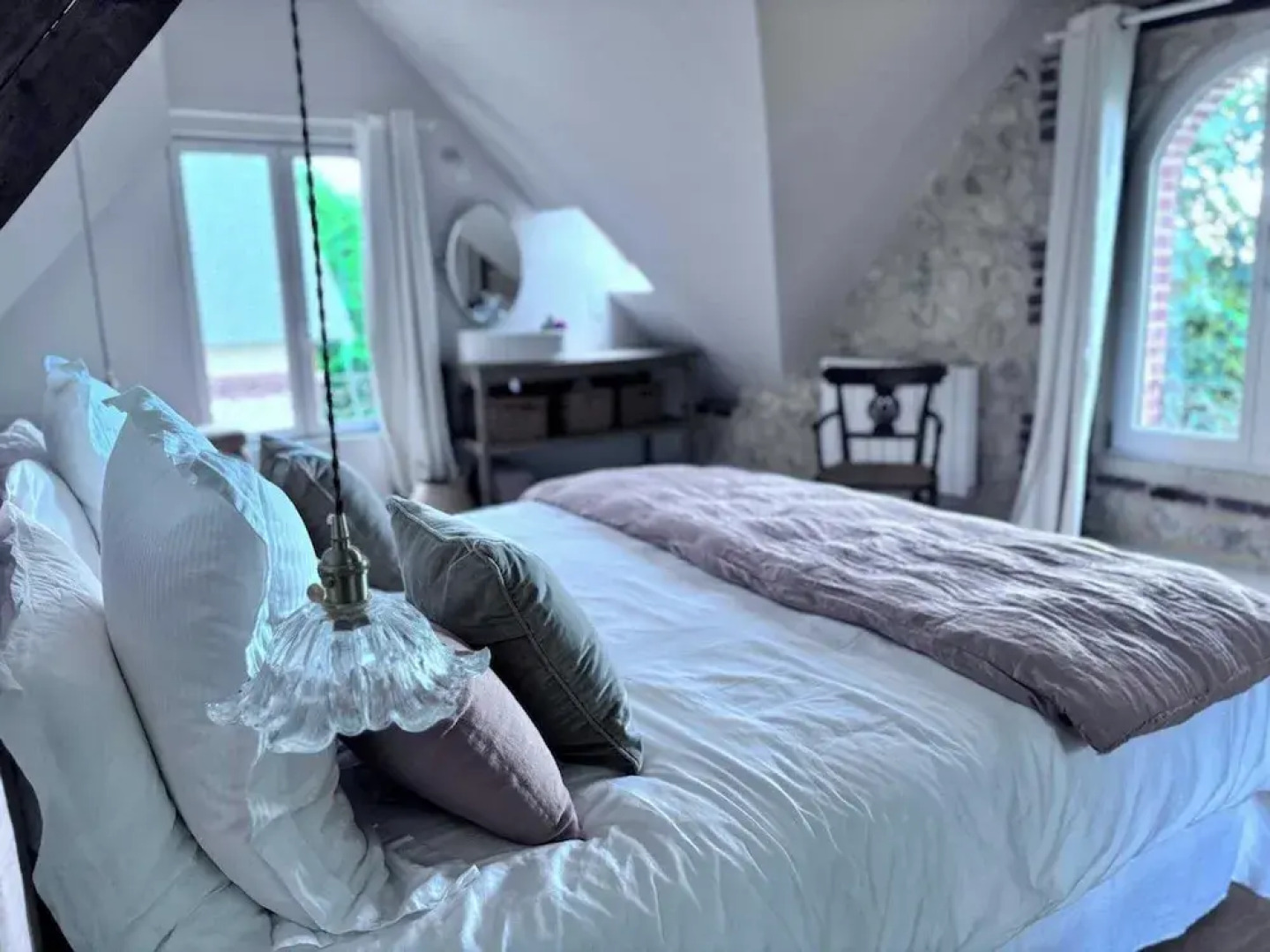 Exceptional 5 Bedroom House Near the Beach