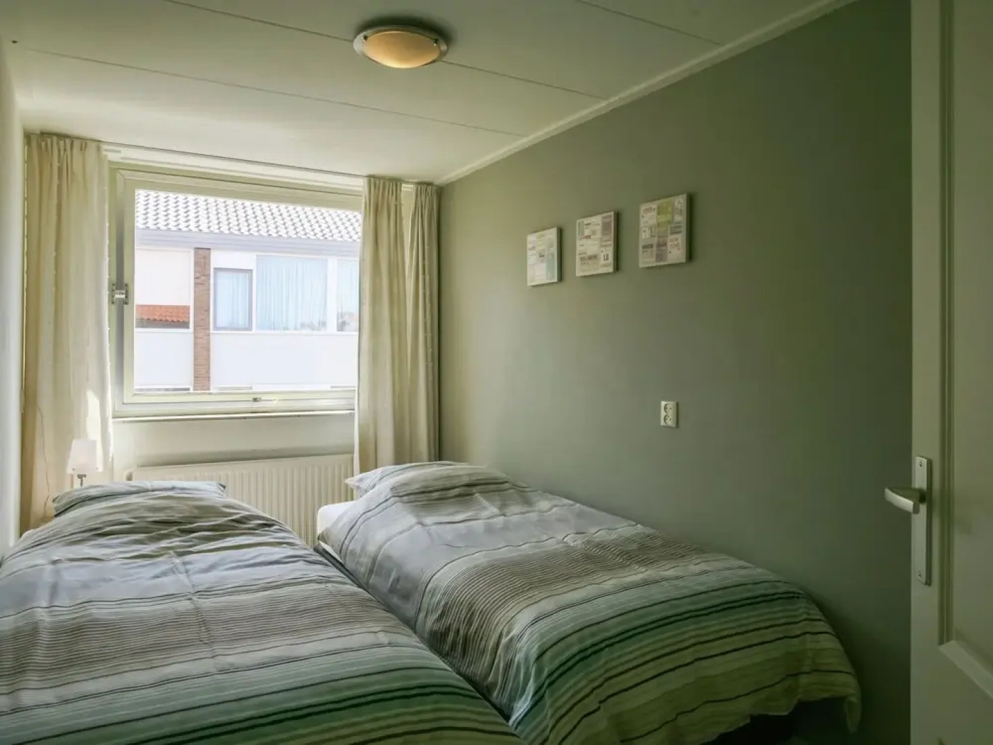 Spacious and Comfortable Holiday Home in Modernised Drive-in House