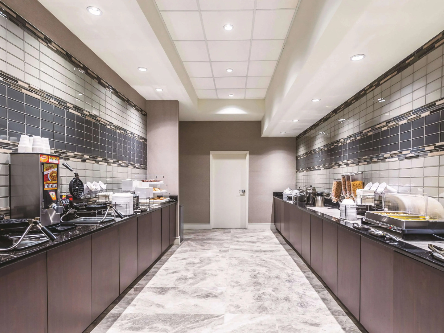 La Quinta Inn & Suites by Wyndham Cincinnati Sharonville