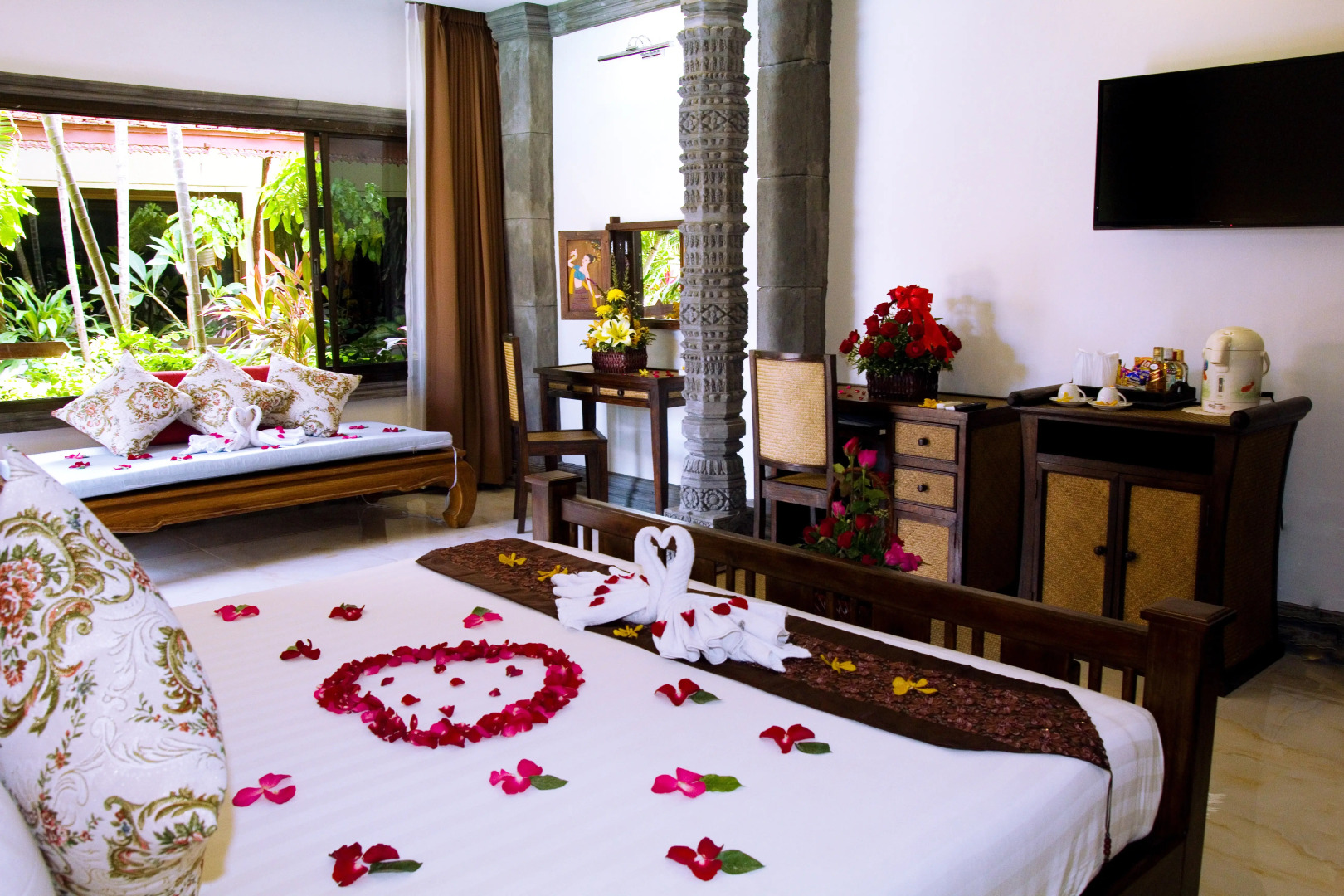 White House Beach Resort And Spa