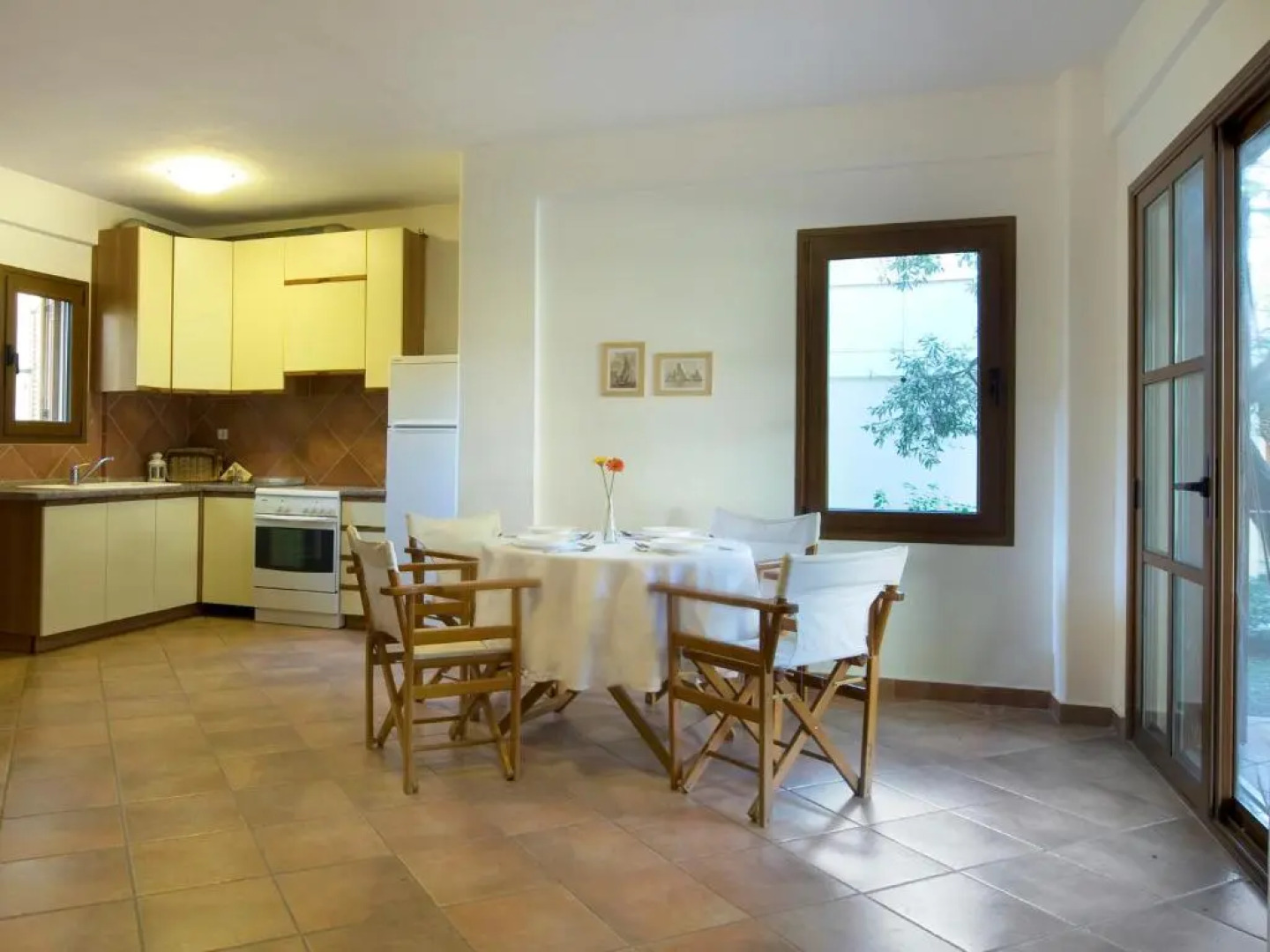 Amaryllis Summer Maisonettes