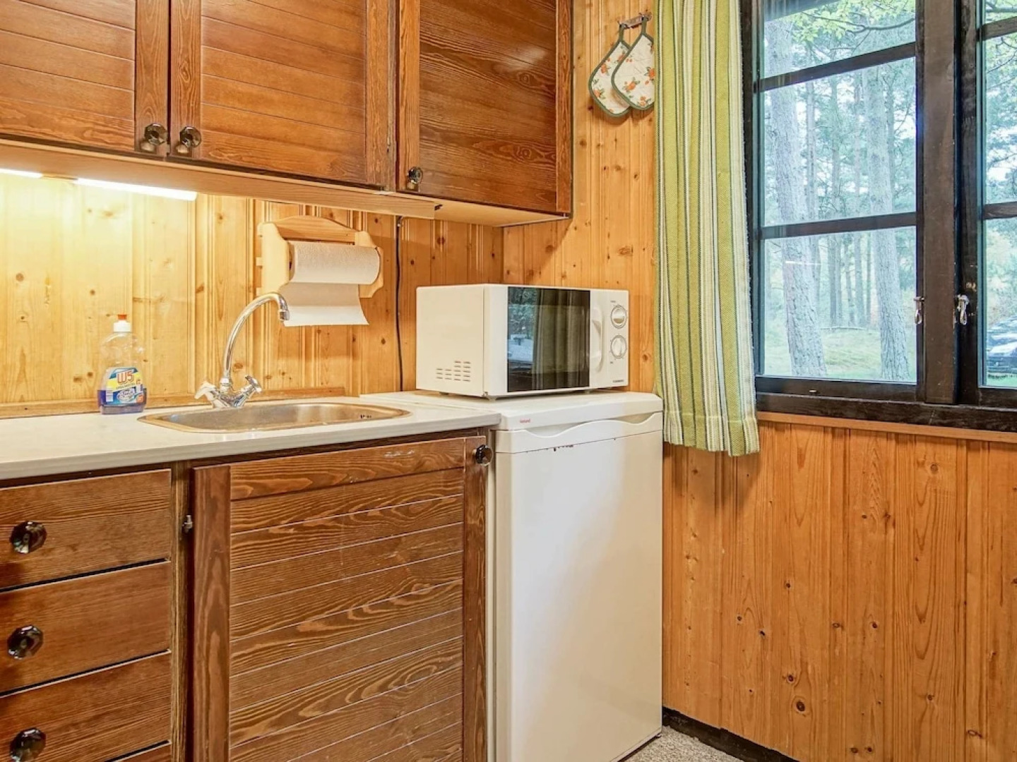 Vibrant Holiday Home in Bornholm near Sea