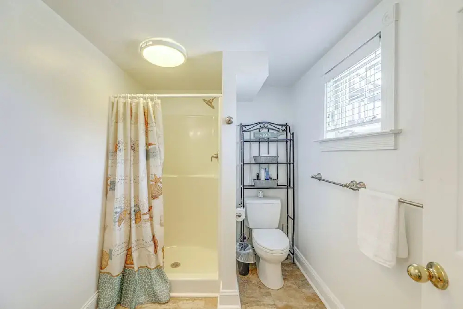 Steps to Shore: Newly Renovated Dewey Beach Home!