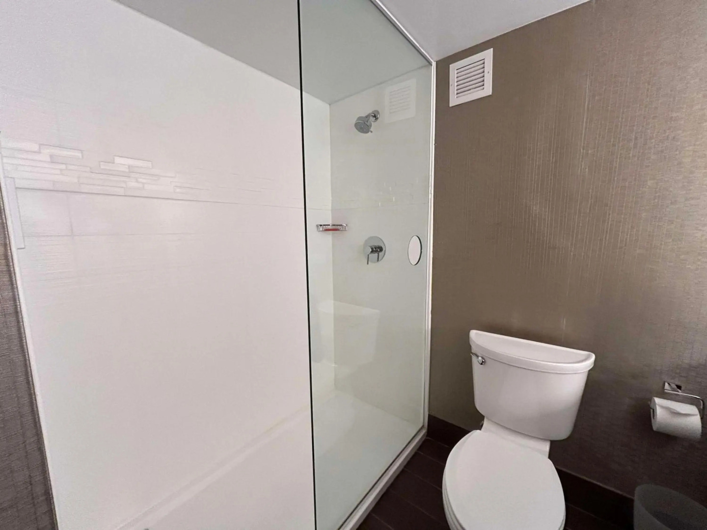 Skyline Hotel Detroit Airport, SureStay Collection by BW