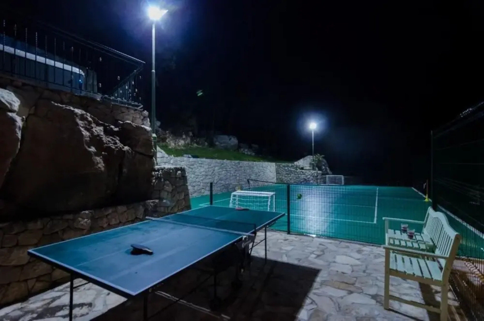 Villa Falcon Rook - Four-bedroom Villa With Terrace and Swimming Pool ID Direct Booker 1901