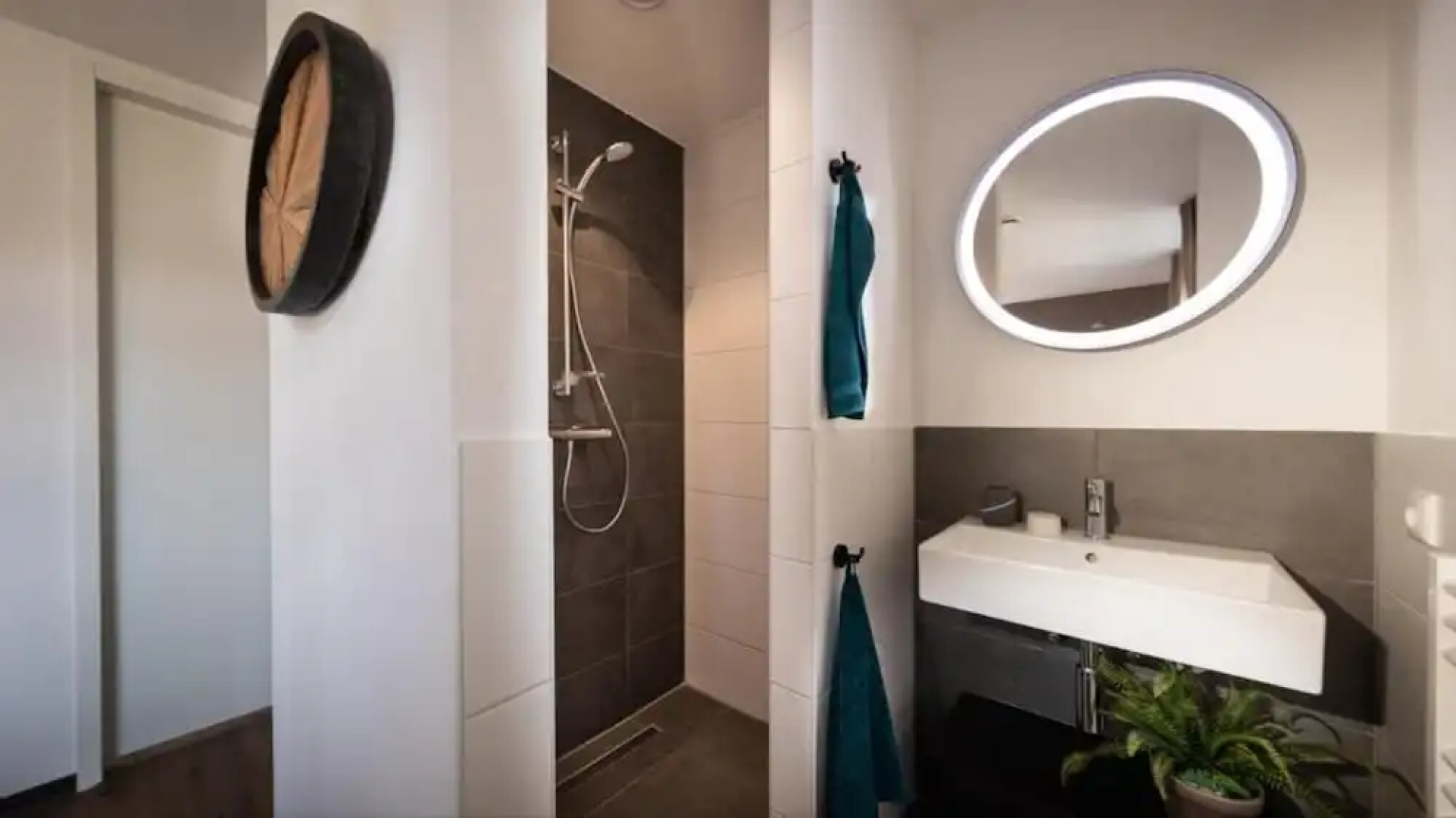 Luxe 20p in Thorn With 10 Bedrooms and 6 Bathrooms