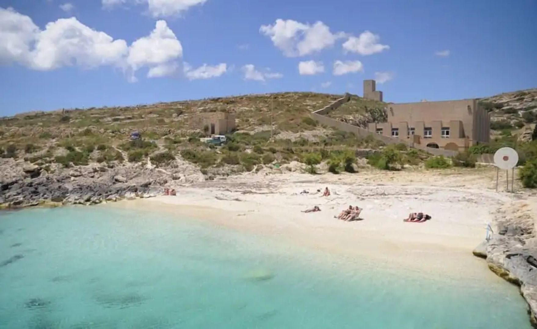 Seafront Luxury Apartment Incl Pool