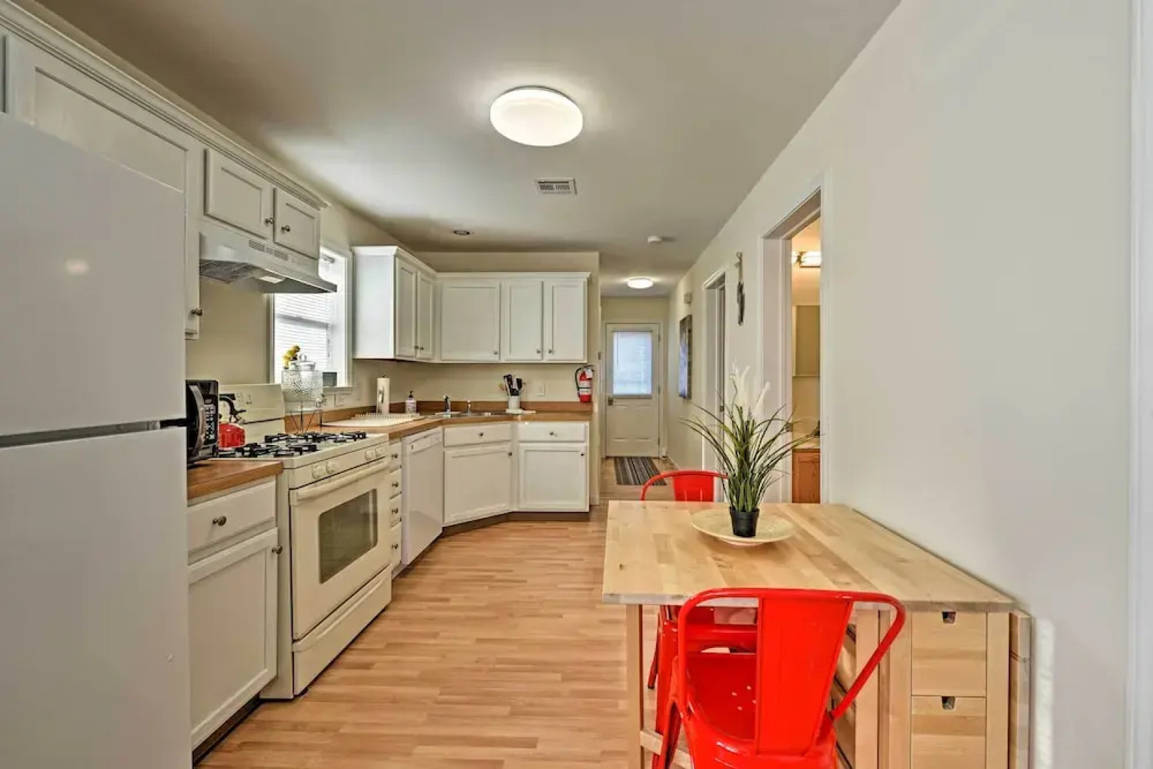 Charming Cottage - Steps to Point Pleasant Beach!